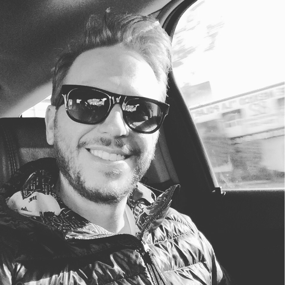 NoelSchajris's tweet photo. Acapulco !!! Allá voy !! Mañana cantamos !!! @sinbandera #UnaÚltimaVezTour 🎹🎶❤️ https://t.co/oIxIiM3kTW