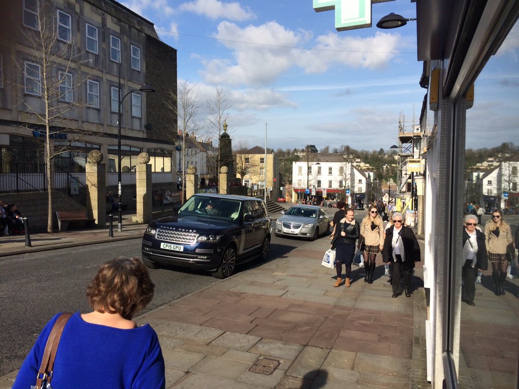 @gpchepstow Does anyone actually enforce the No Waiting on the High Street in Chepstow?