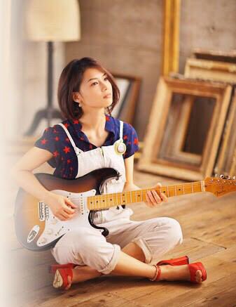 tatu_yuiflower's tweet photo. #YUI生誕祭
YUIさんはぴば！！！！！！
YUIさんのおかげで音楽を好きになれたしギターにも出会った
形は変わってもずっと応援していきます😁😁😁 https://t.co/3YlpLFTVHw