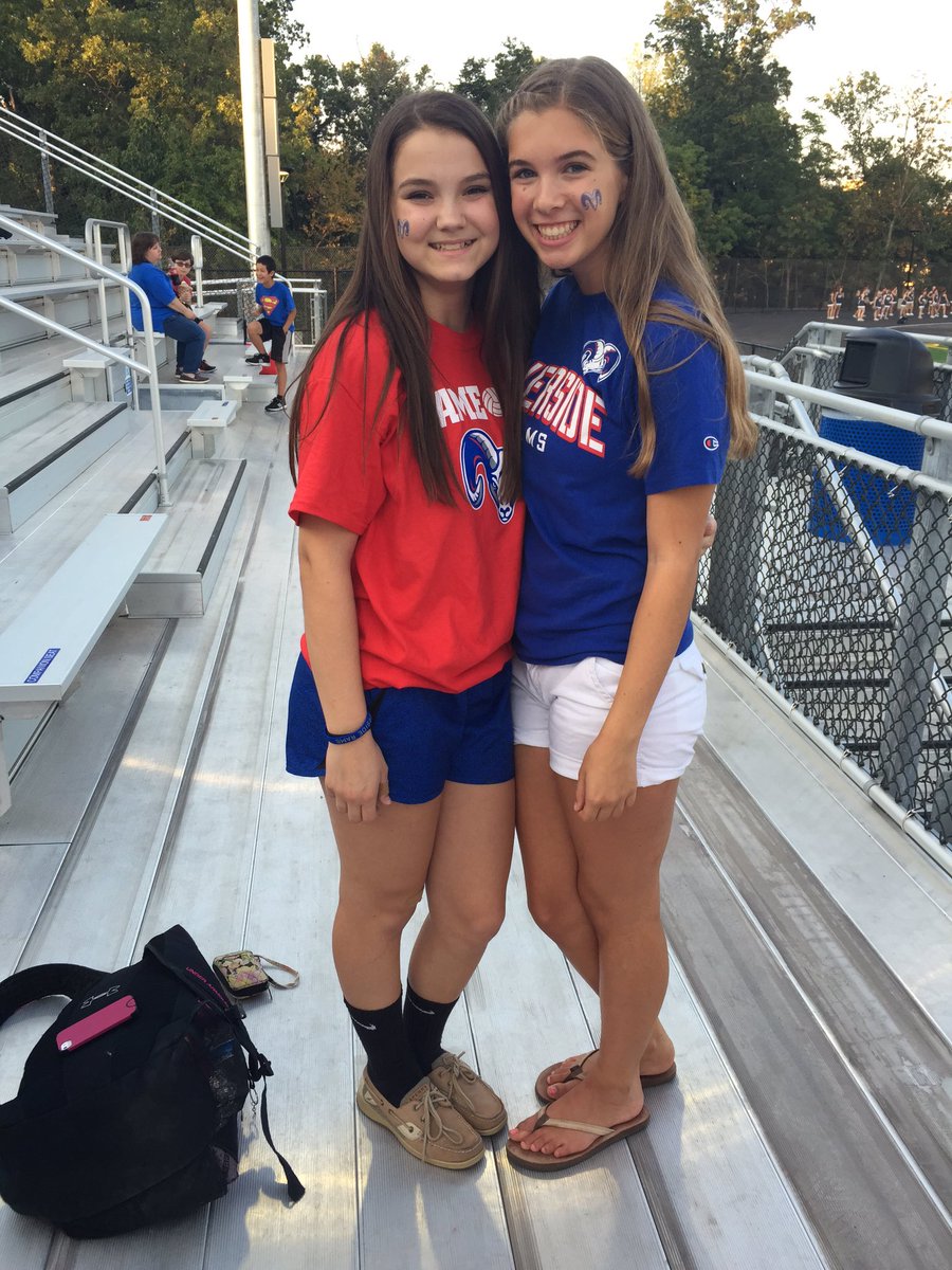 CarolineMaller's tweet photo. Happy birthday Ren-ee!!! ilysm and I hope you're day is awesome!!💗💗💗🎉🎉🎉🎉 https://t.co/8jy1PWcABf