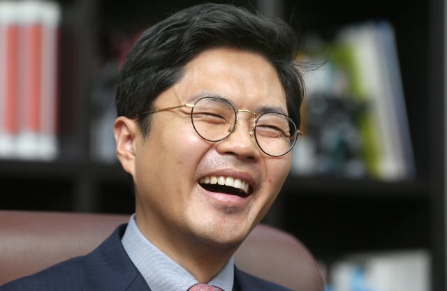 hanitweet's tweet photo. 국회의원 김광진 인터뷰…‘나의 실패이지, 청년정치의 실패가 아니다’
https://t.co/5Ndt01SWXy https://t.co/ZTHuKIM2Tk