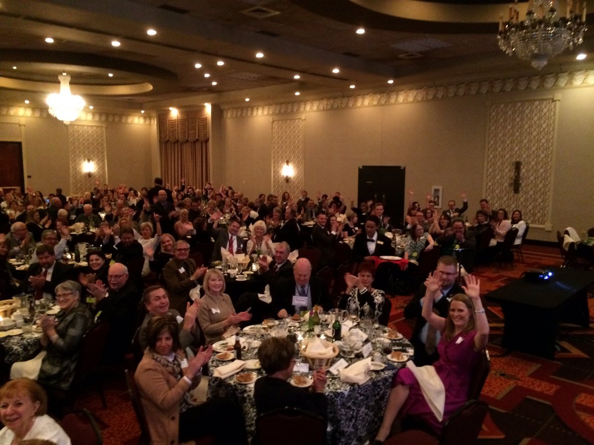 DrewWrigley's tweet photo. Overcapacity crowd for 2nite's Gov's Club dinner &amp; kick off for the #NDGOP Convention in Fargo! #LtGovsemcee4free https://t.co/j77IHq1BOc