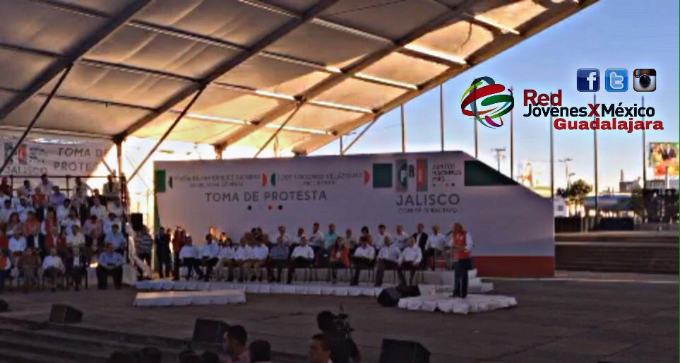 RjxmG's tweet photo. La RJXM_GDL Presente en la toma de protesta,presidente estatal @josesocorropri y @mariana_fdzr  @pepeledezma_gdl https://t.co/GcXpDOSAKp