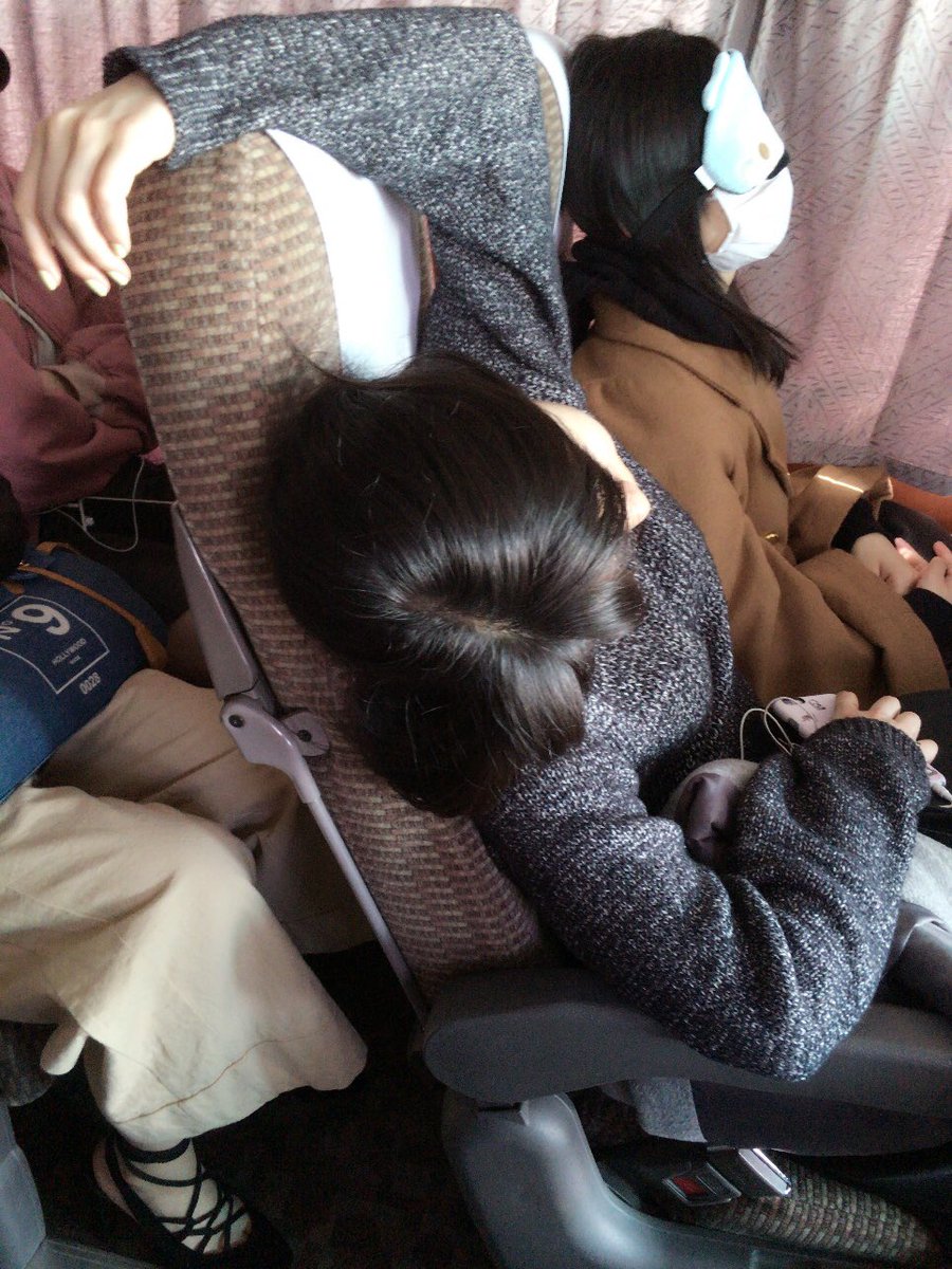 Akb48横山由依の寝相がヒドいと話題 総監督お疲れですね ライブドアニュース