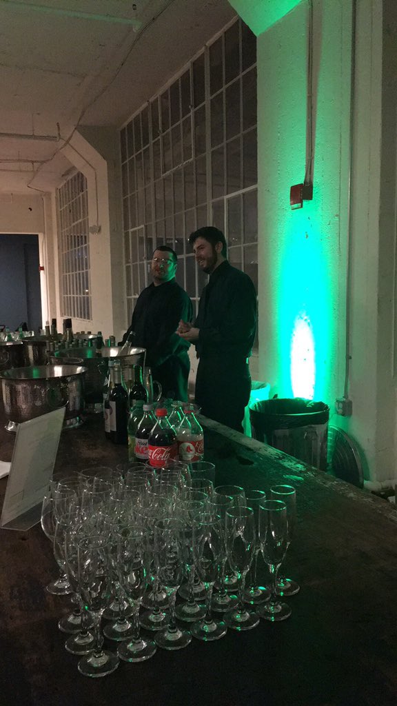 bostonlightgirl's tweet photo. drinks at the ready @BostonDesignCtr and @IDBoston #designshowdown https://t.co/xBWBjvO8ur