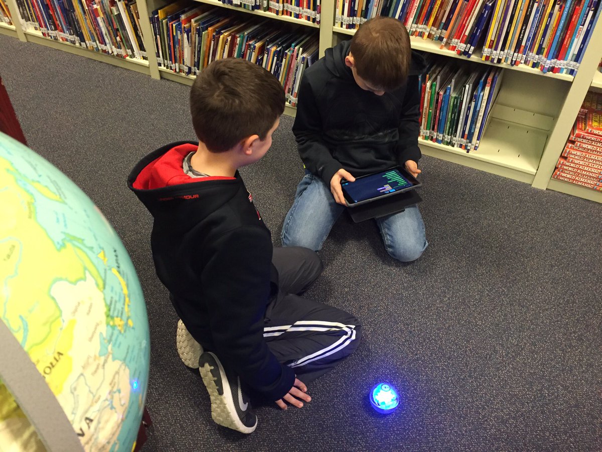 ReederLibrary's tweet photo. Reeder 4th grdrs coding Spheros with tickle app @gr8mpstech @SpheroEdu #proud2bMPS https://t.co/bW9iVfmZM5