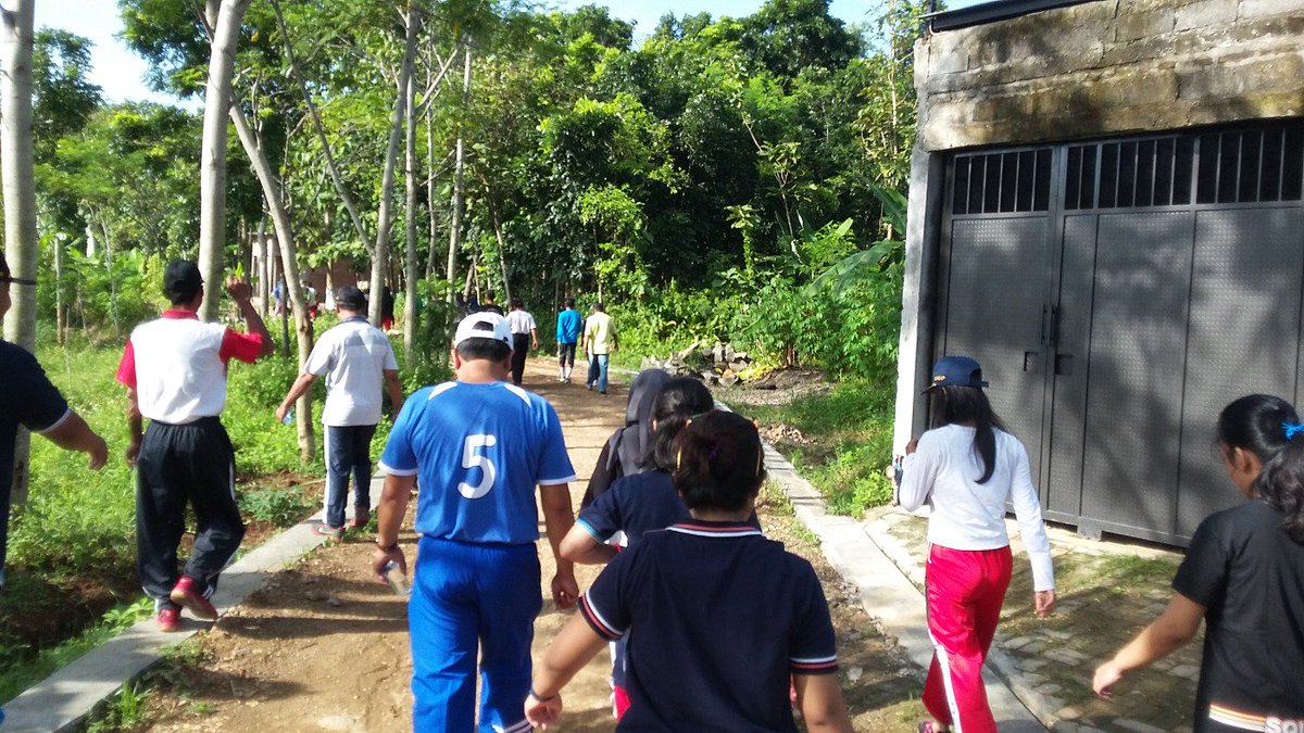 Jalan sehat dalam rangka Green Action 2016