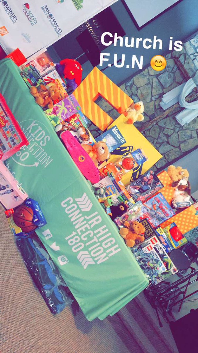 kcoutreach's tweet photo. Prize table @ fun field night!! 😄 #kc360 https://t.co/BGJAl5NH1d