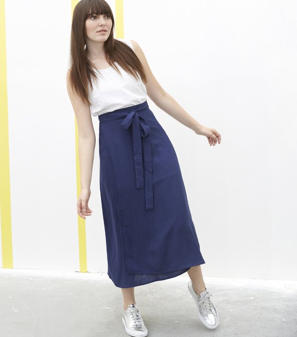 garmentory's tweet photo. Not too short or too long, this #AliGolden midi is juuust right. https://t.co/g1kewWXSZG cc @rockyandluella https://t.co/ohsoFfBjW2