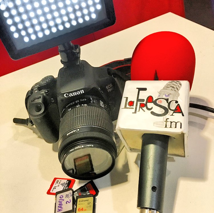 Mañana nos vamos a volver muy locos en #ManchaReal #Jaén. De momento llevamos algo de video y micro ¡No digo mas! 🙊🙈