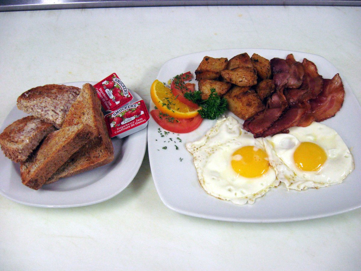 AngelosBakery's tweet photo. #ldnont Angelo's offers brunch until 2:00 pm on Sat/Sun. Bring the family or meet up with friends! https://t.co/Xjr37p6kij