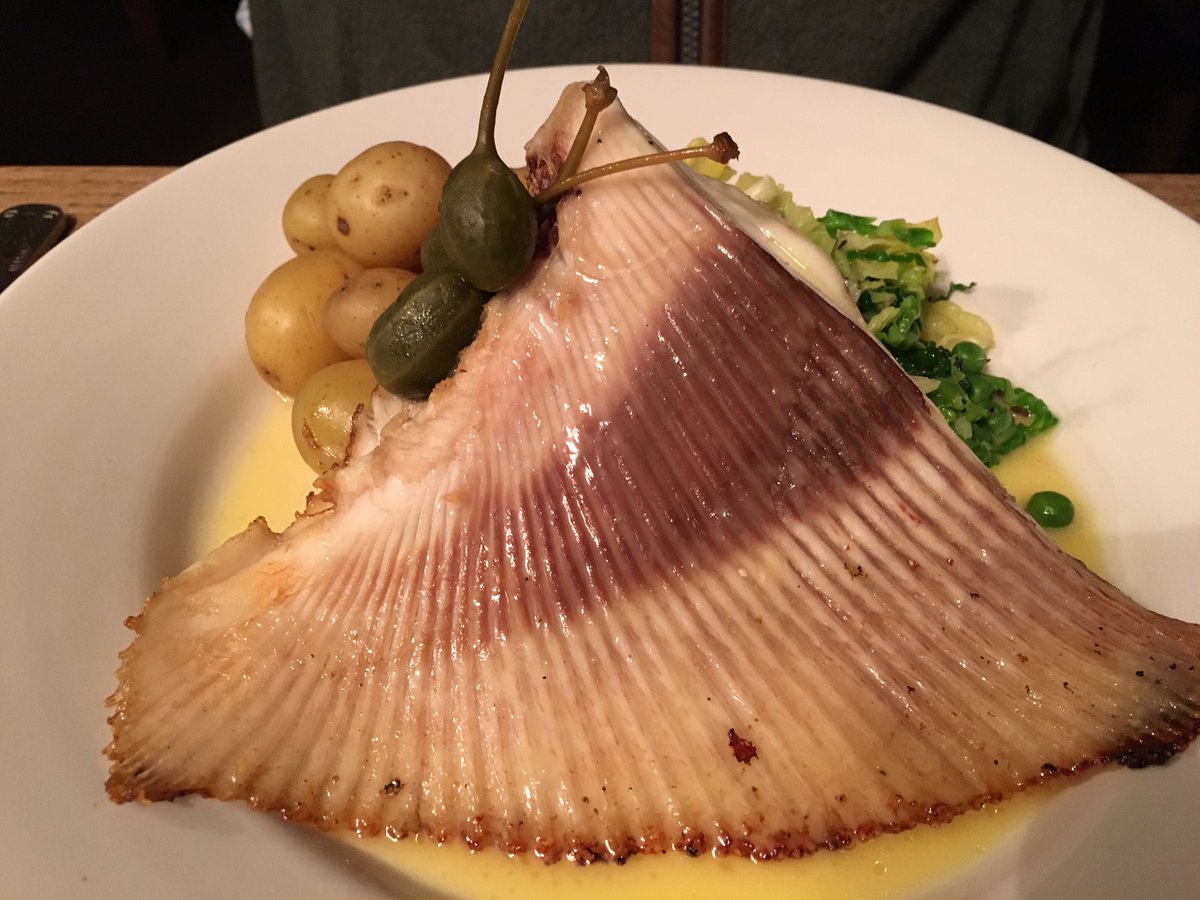 PassionSeafood's tweet photo. Beautifully cooked wing of #skate @AnchoratWalbers #seasonal #local #plentiful #roker https://t.co/OoO53aR4bI