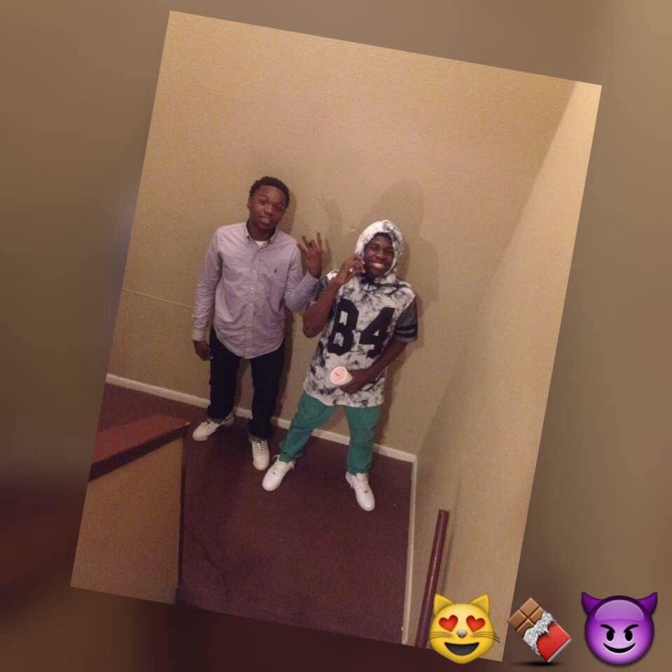 tre__cain's tweet photo. me and my lil bother was out of their but fw with us 👅💦🤘🏼 https://t.co/NsIDFkQl44