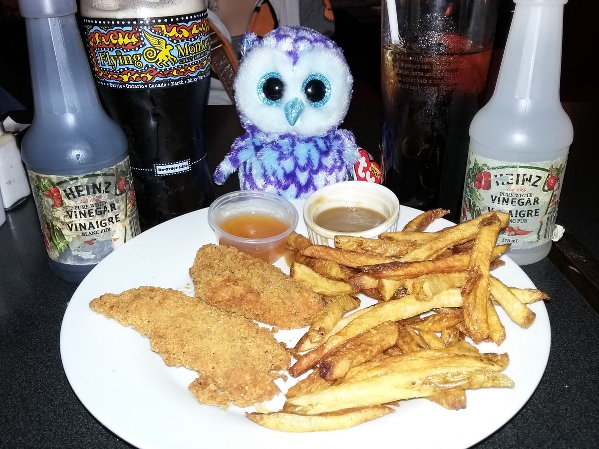 lev8lowlevel's tweet photo. #C&amp;C at #donnellys in #thorold with @PRowlMarketing @SEgailtodd @wendys_nfp @Niagara_Fire @Nouveau_Terrace @jodon https://t.co/7nXO1rjSPo