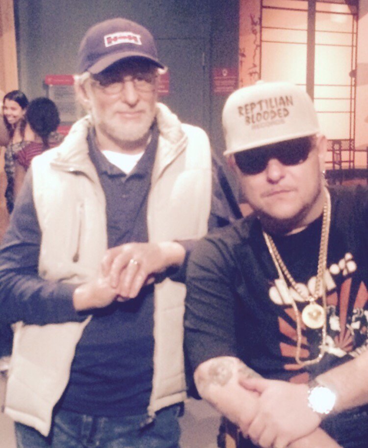 Ciskymorrison's tweet photo. Got my dog #stevenspeilberg waiting for #LK5 TOLD HIM WE ALMOST THERE #MDMWEEKEND #REPTILIANBLOODED #FLYBOYZ https://t.co/qzu0HbU3f5