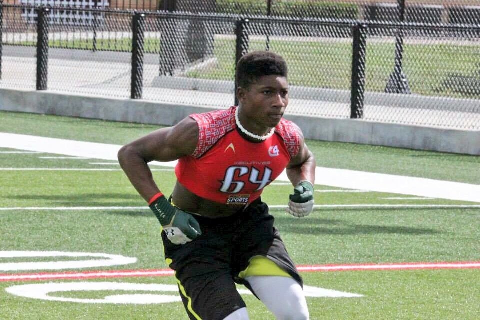 cvnessa's tweet photo. @DreamChaserV22 Bell Looking to Stay Close #2017Prospect - https://t.co/cBfC9964lD https://t.co/MZjvq8ZFGf
