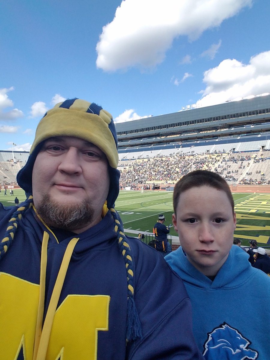 RobHaskamp's tweet image. At the big house... #SpringGame #GoBlue