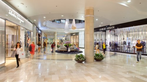 ModistCo's tweet photo. In the Silicon Valley area, the #tech crowd starts warming up to #fashion https://t.co/SyNiv1cDRk https://t.co/1pcwo88jLC