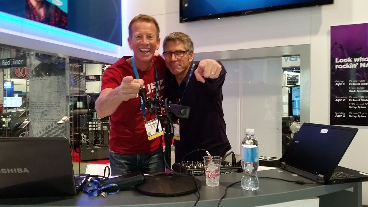 richardblade's tweet photo. Handing over to my buddy Mark Goodman. It's off to the airport for my gig tonight  @Totally 80's Bar Fullerton. https://t.co/Ub2Xdj49Kz