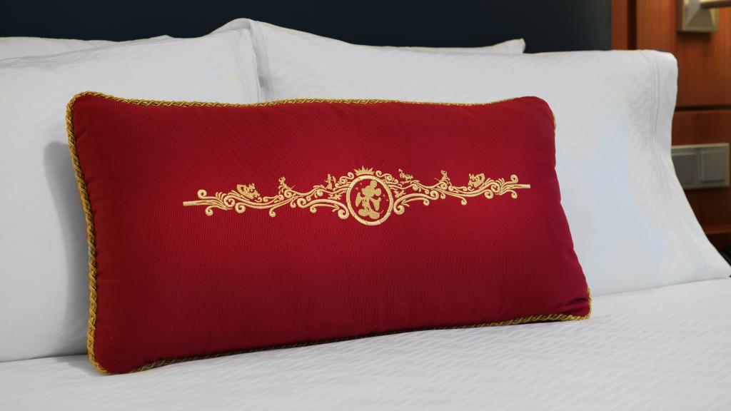 DisneyCruise's tweet photo. #DCLFunFact Friday: There are 5,390 pillows on board both #DisneyMagic & #DisneyWonder. https://t.co/QTTZVwzT7d