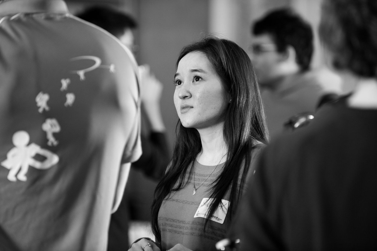 Engenuics's tweet photo. A stunning picture of our 2015 @SchulichENGG @uofcieeesb liason. #MPG is all about #PEOPLE https://t.co/bKyw6q7Ei5 https://t.co/U58PTN2baw