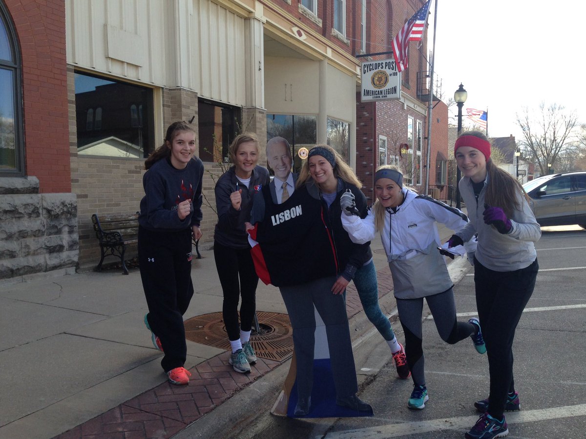 mlekrall's tweet photo. Scavenger Hunt! #lhsgtf #CardboardJoe @Coachspeidel @GarveyTwin https://t.co/UDXRpXqGzG