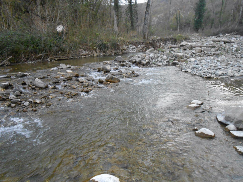 Amiatavideo's tweet photo. Vecchio #ponte Da #Casteldelpiano in direzione #Paganico, ormai in disuso. Sotto scorre il torrente #zancona #amiata https://t.co/7vuZIqoshD