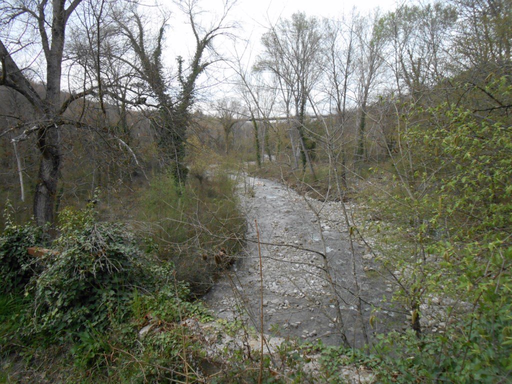 Amiatavideo's tweet photo. Vecchio #ponte Da #Casteldelpiano in direzione #Paganico, ormai in disuso. Sotto scorre il torrente #zancona #amiata https://t.co/nJ8j9MFmQ3