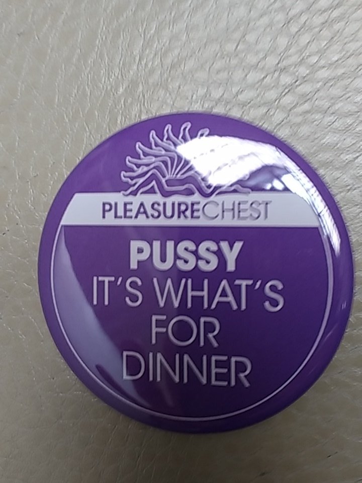 PleasureWomen's tweet image. Pussy. It's what's for dinner. #catalystcon #pleasurechest