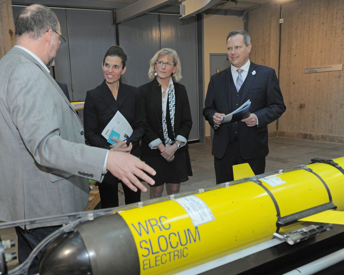 KirstyDuncanPhD's tweet photo. Thanks to #DalhousieU for today’s meetings and opportunities to tour your great #research facilities! https://t.co/lm40r5TZKH