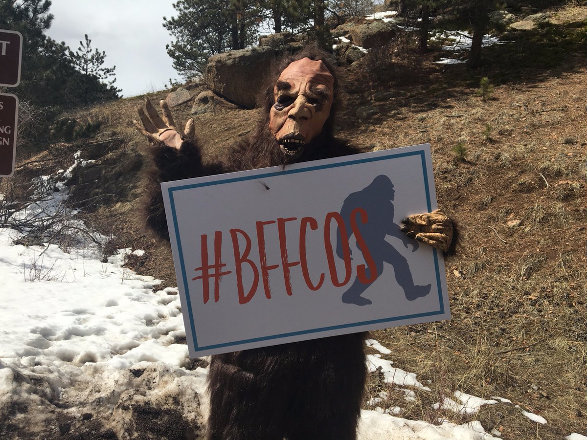 drivepikespeak's tweet photo. Looks like he's friendly! #BFFCOS #PikesPeak #BigfootFriday https://t.co/KCbdFviJKH