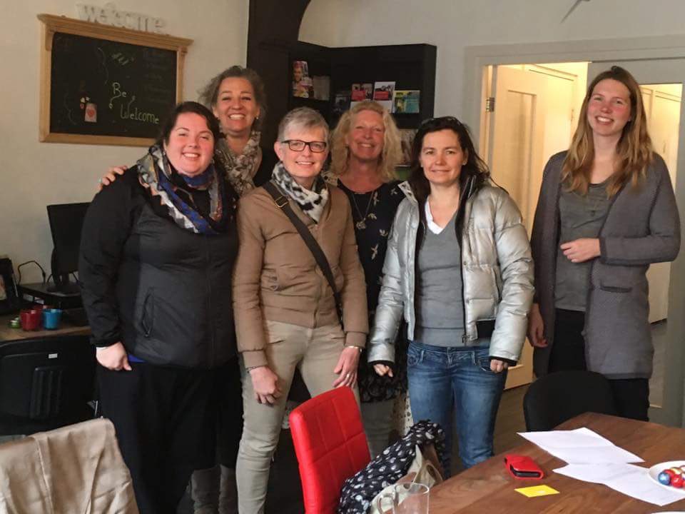De werkgroep bij #meetingpoint van <a href="/legerdesheils/">Leger des Heils</a> met @regenboog020 #Kuria020 <a href="/markant020/">Markant</a> <a href="/diaconie/">ProtestantseDiaconie</a> <a href="/schoolscoolAMS/">School's cool (AMS)</a>