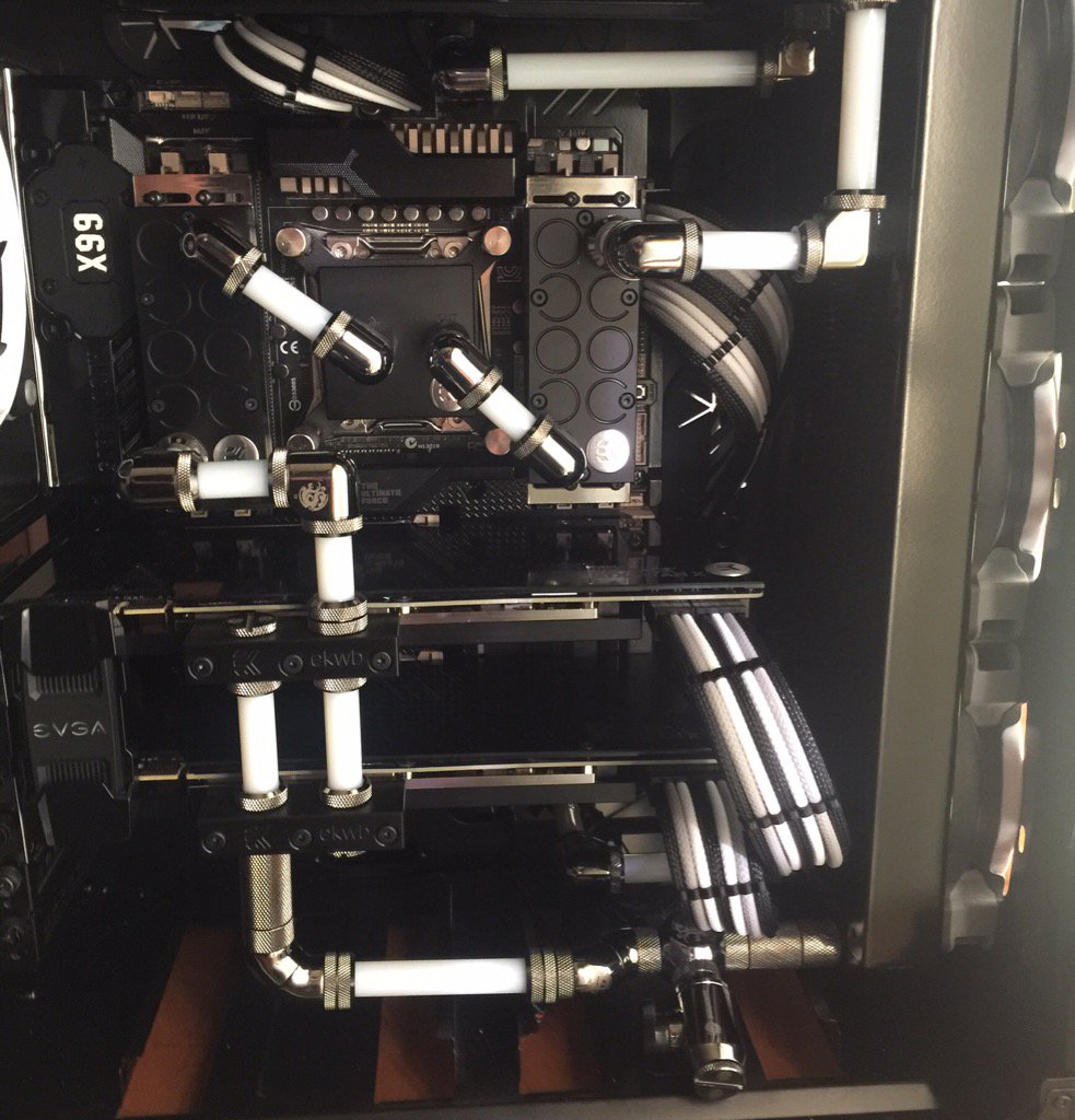 Jeffn757's tweet photo. She's ready!! #PCmasterrace https://t.co/aWTQ1ajbOo