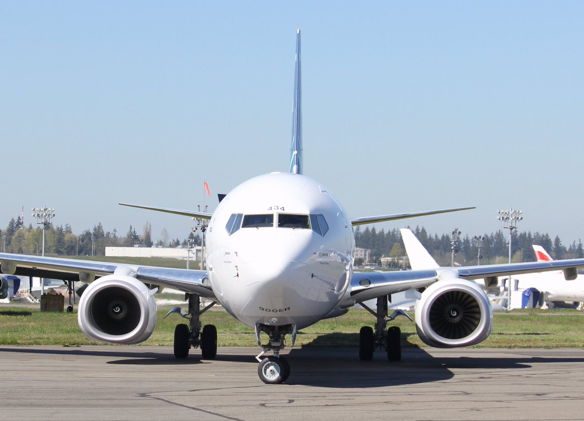 AeroimagesChris's tweet photo. @AlaskaAir N434AS at @Castle_Cooke before departing on a photo flight with @WolfeAirAviatio https://t.co/qKbKrLA9Qc