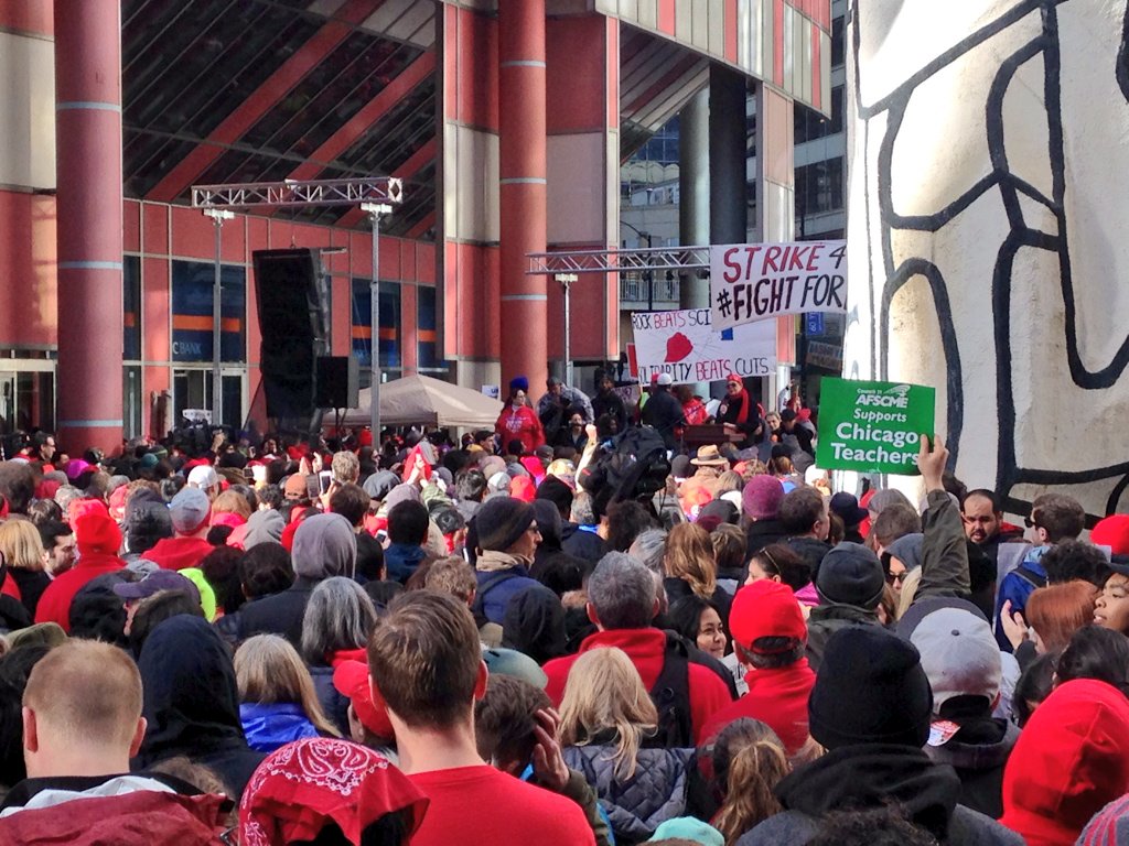 AriseChicago's tweet photo. .@KarenLewisCTU "let us do what we do best. We can educate the whole city" @CTULocal1 #CTUStrike https://t.co/poBR86vLMP