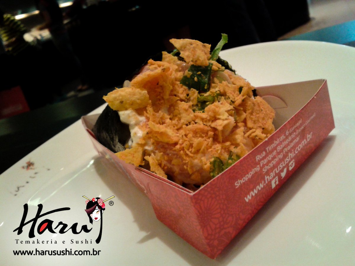 HaruTemakeria's tweet photo. Não, não é mentira! O temaki de salmão com doritos existe, e você sabe como consegui-lo! https://t.co/Qel8uSDJ90