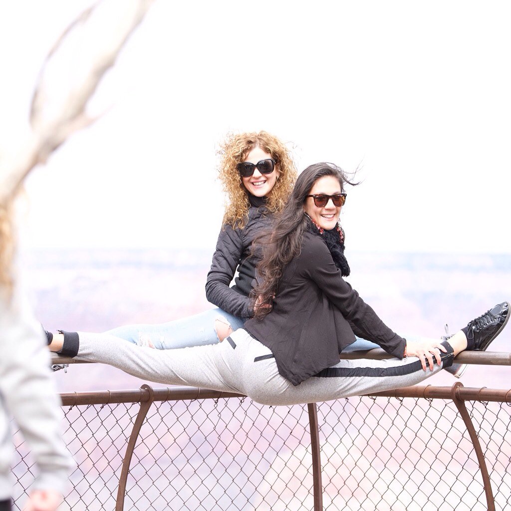 LnaMoon's tweet photo. #grandcanion #lasvegas  #frenchgirl #contortion #contorsion #Mixatom #helenamoon #manushaqemullahi #souplesse #soupl https://t.co/MjohqTDQSG