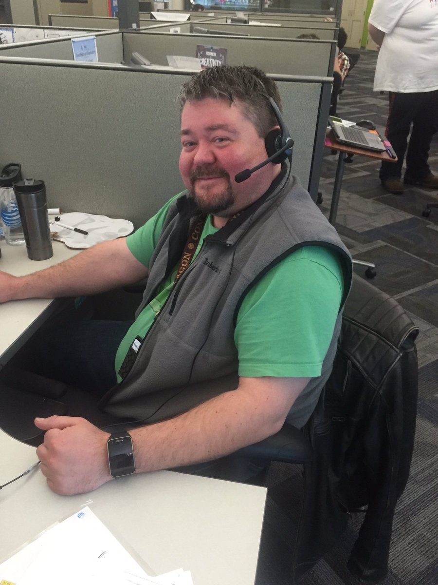 TeamCaseyLebCC's tweet photo. Sean just closed @TeamCaseyLebCC 6th DTV and 6th AAL of the day! @LebanonCC1 #LifeAtAtt https://t.co/j990PocoTC