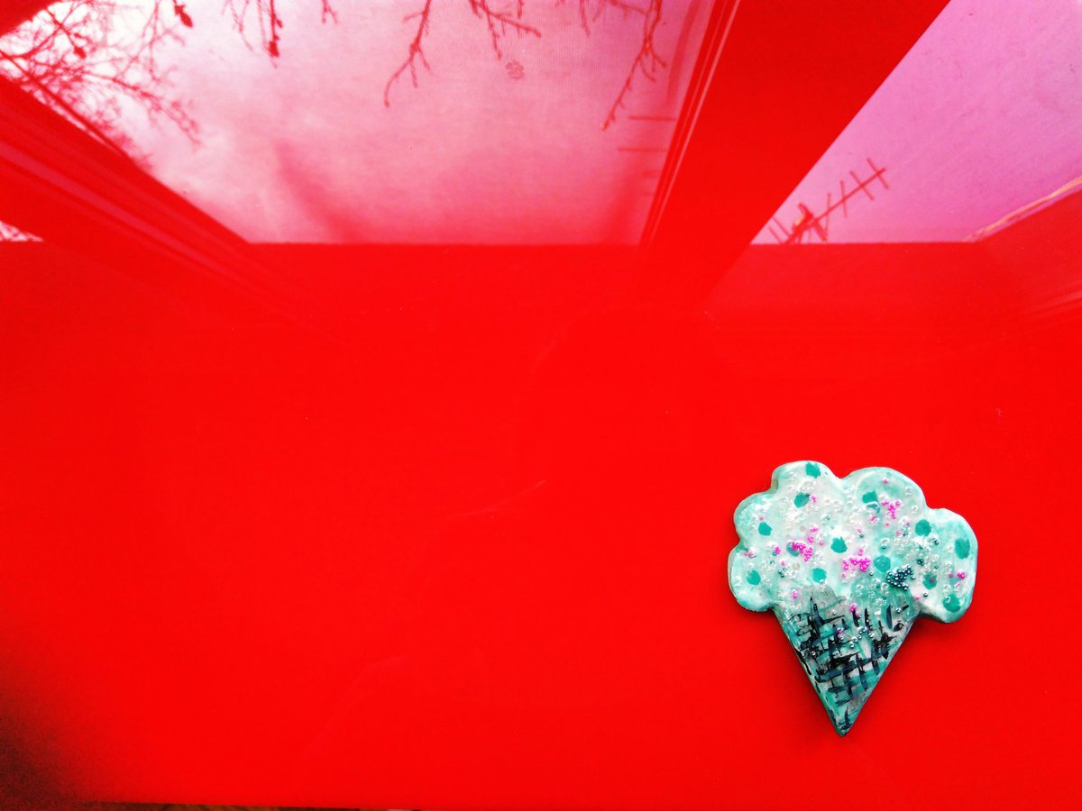 Radostina_Y's tweet photo. #handmadehour  #mint #brooch #love #fashion #handpanted #streetart  #streetstyle #icecream #pearls #Colorado #bgart https://t.co/s7slLzVr7v