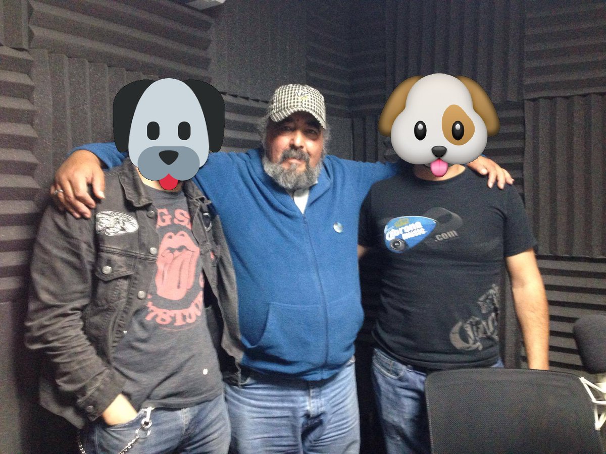 bleakBoys's tweet photo. Ayer estuvimos en Radio UAA en el programa "Hecho en casa"
En la foto: John y Cruz, con Ramón Arredondo https://t.co/F71aKWRhy2