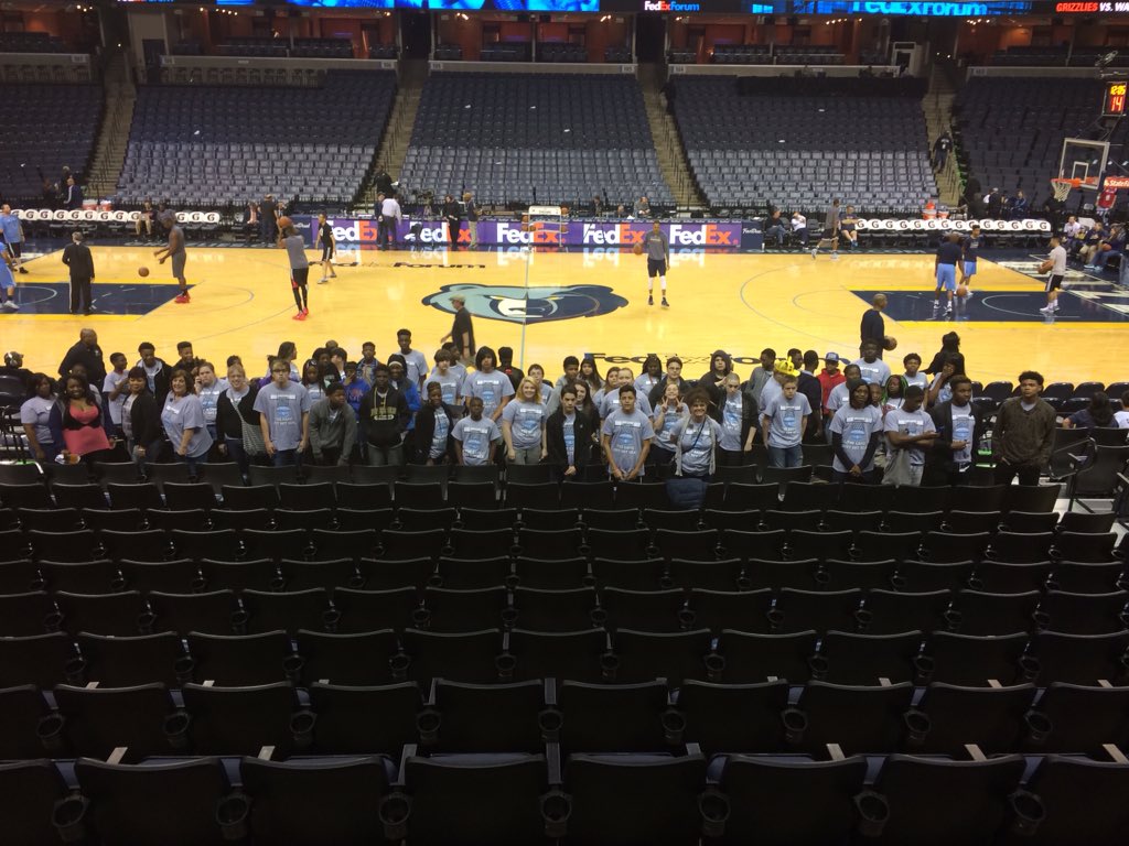 ACWhirlwinds's tweet photo. Shoot around. #ACClassroom https://t.co/ZNlMd1cifr