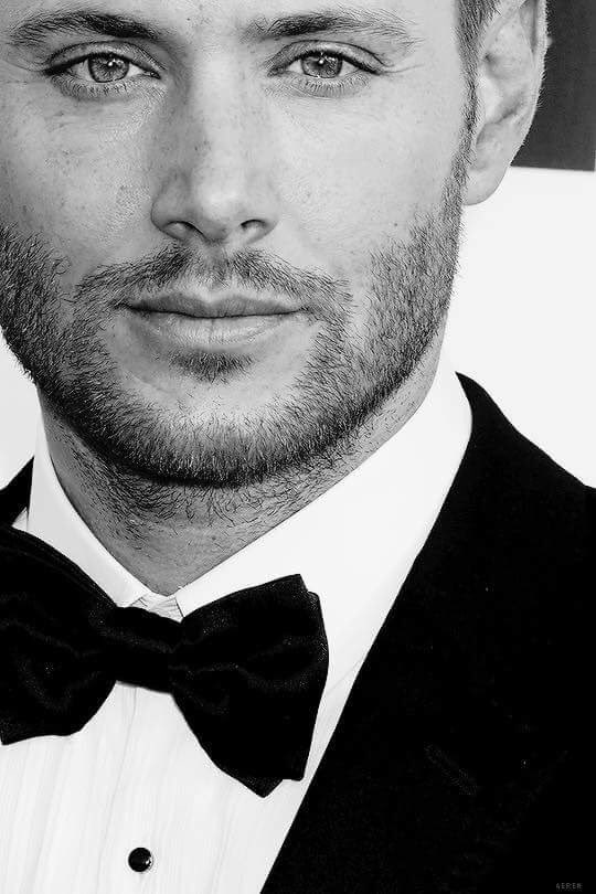 spnzookeeper's tweet photo. Goodnight #SPNFamily hope everyone at DCCon has a blast!! 🤘🏼 #AKF #YANA #GettingByWithALittleHelp #LYF ✌🏼️ https://t.co/gFbVFybFb6