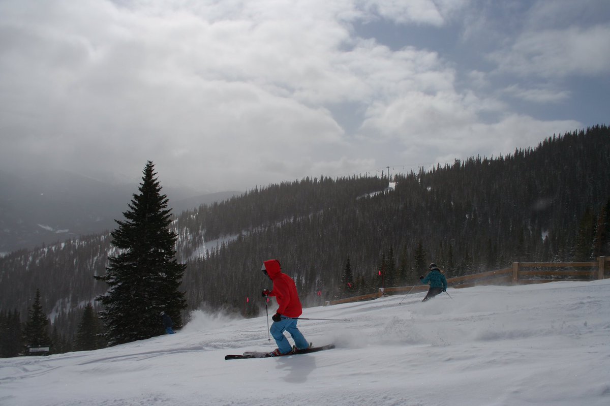 WEventsApp's tweet photo. Everyone at #startupski absolutely rips!  Here is the full photo album https://t.co/YwMvE9Jxci @ELEVATEcoSPACE https://t.co/jfOkKVu1nt