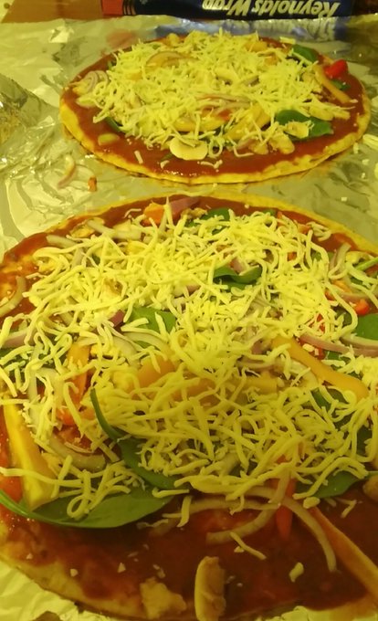 Mushroom, onion, spinach, pepper, and mozzarella pizza pre-cooking. https://t.co/CGHFZ4SOzl<a href="/tag/deanambrose"class="tags"><span>#deanambrose</span></a>