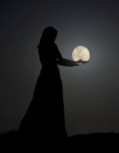 leadintogold's tweet photo. _____\\\\////_____
M E N O D O R A
"dono della Luna"
.
.............la
......FORTUNA
.
.
Immagine v. Rumi
. https://t.co/4hO5WY5V3s