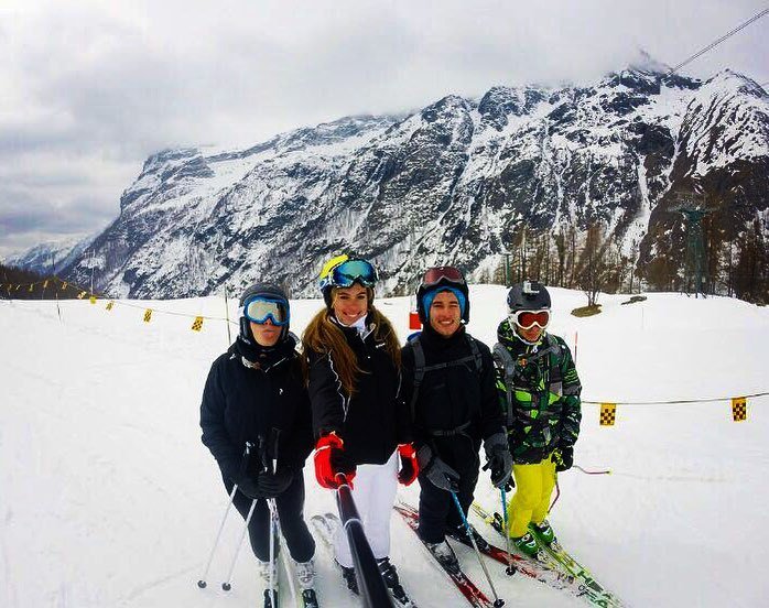 magicitaly2017's tweet photo. ⛷⛷ #friends #pasquetta #sci #sciate #top #amici #babbeisullepiste #gressoney #divertimento #happy #moments #fencing… https://t.co/s64IWadrJq