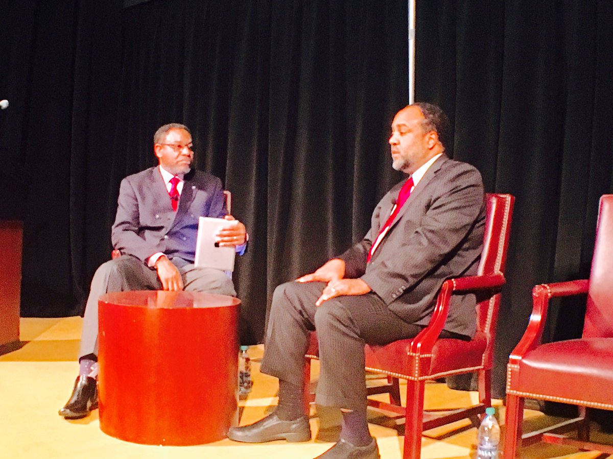 PhotogDan6abc's tweet photo. Chief Astronomer, Derrick Pitts hosts a panel discussion at #ColorOfScience at the Franklin Institute @6abc https://t.co/Ora4ZIMfp3