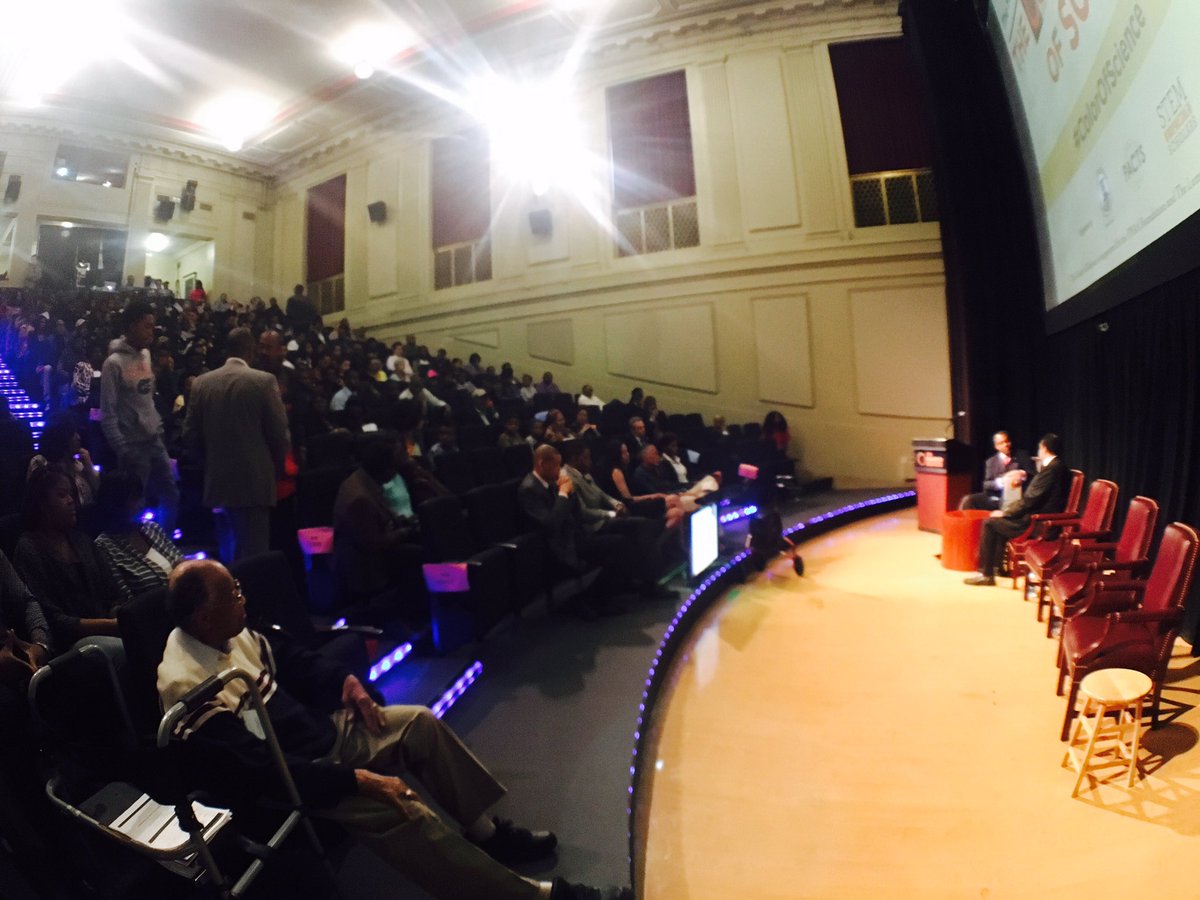 PhotogDan6abc's tweet photo. Chief Astronomer, Derrick Pitts hosts a panel discussion at #ColorOfScience at the Franklin Institute @6abc https://t.co/Ora4ZIMfp3