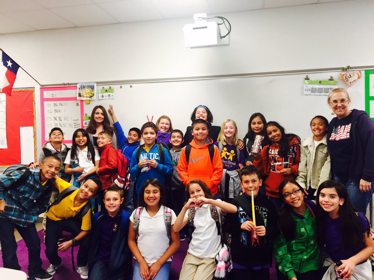 GFaivre_PHES's tweet photo. Came to visit Mrs. Duran's class today!!! πππ» #PHEheroes #SISD #UTEPintern β https://t.co/CisWhWQQZo