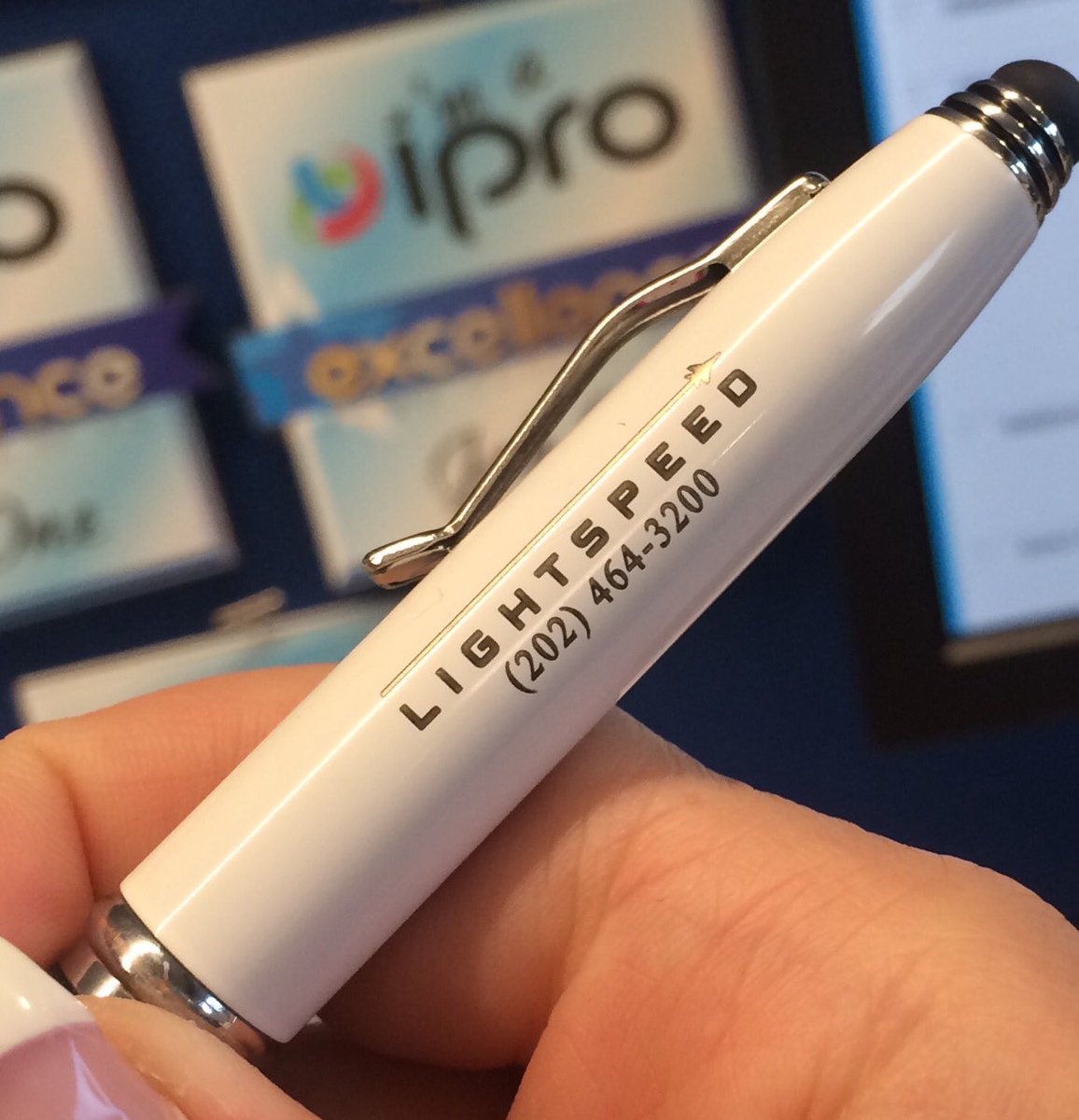 SkrabakRebecca's tweet photo. I ❤️ this pen! @lightspeedlegal #IproPartner https://t.co/LEbo3TvvBW
